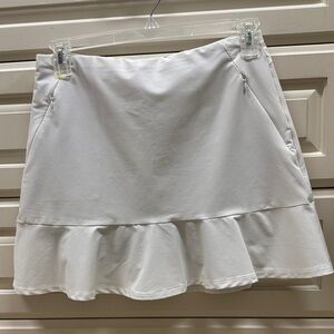 Tail White Ruffle Skort